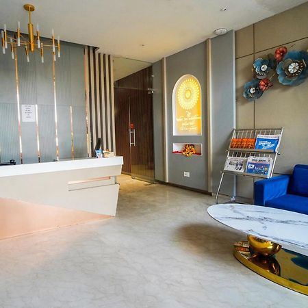 Familia Hotel And Banquets Lucknow Dış mekan fotoğraf