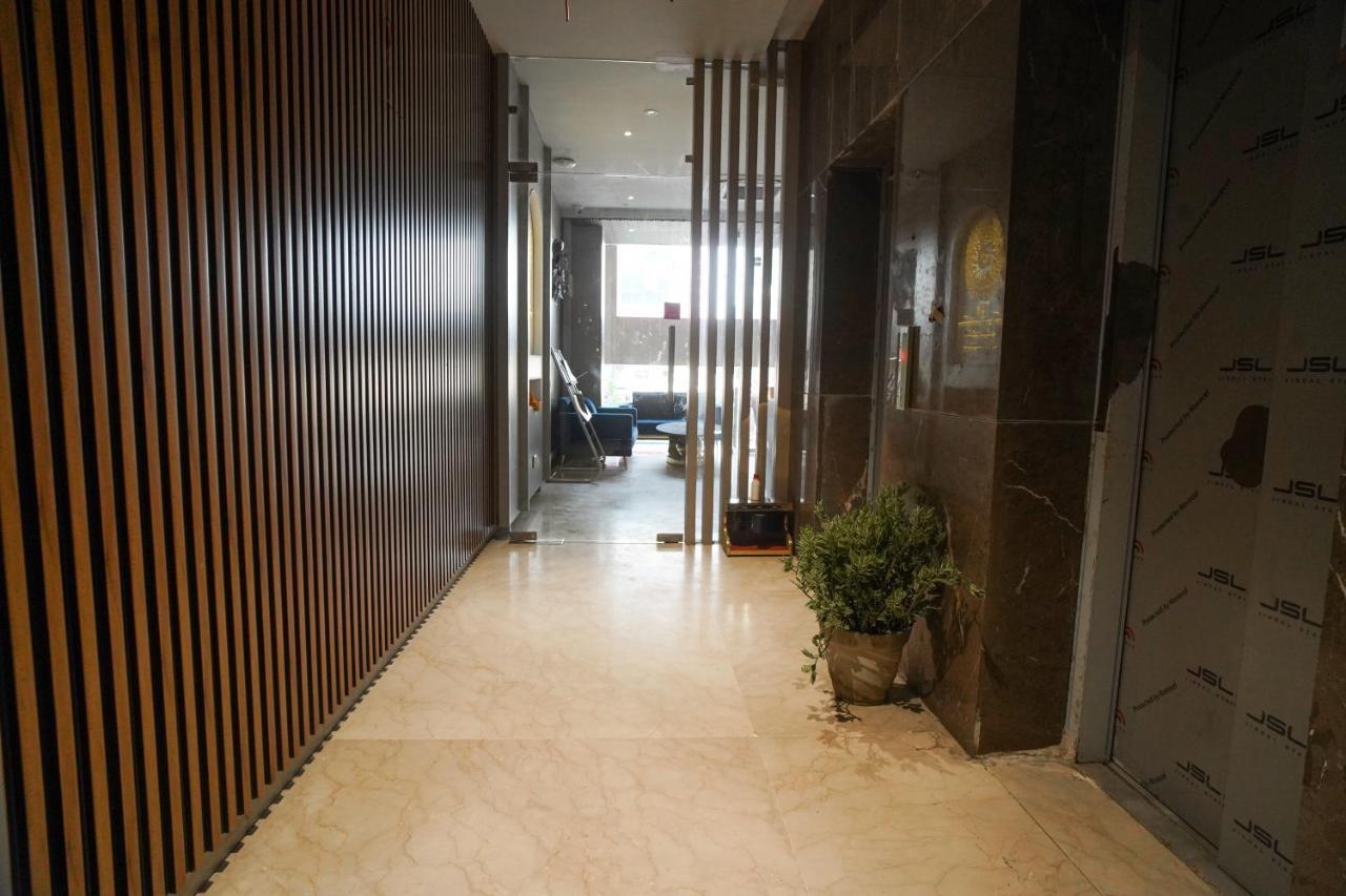 Familia Hotel And Banquets Lucknow Dış mekan fotoğraf