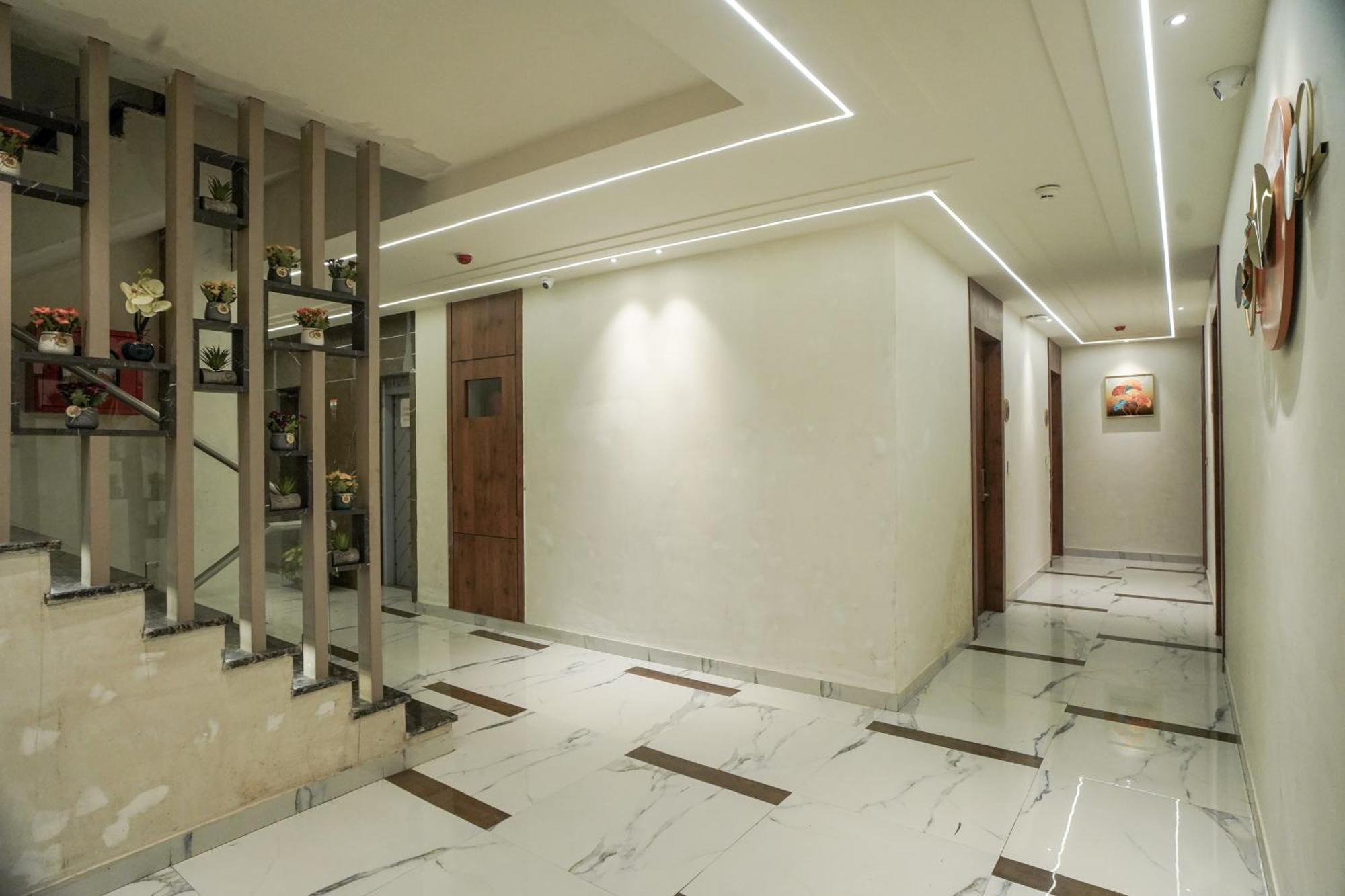 Familia Hotel And Banquets Lucknow Dış mekan fotoğraf